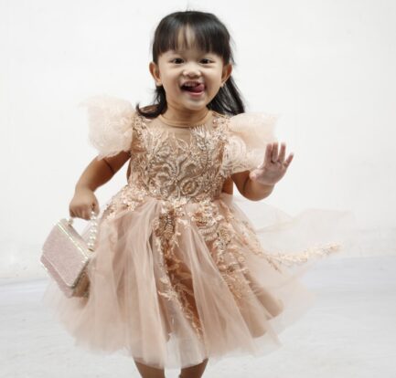Photo peach dress